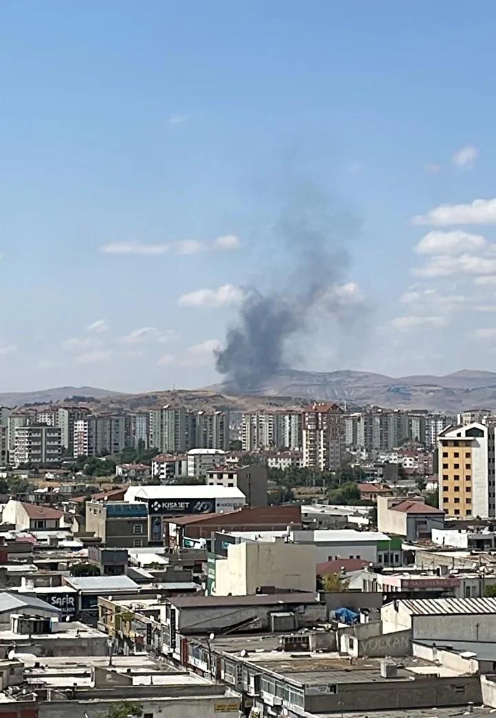 Şeker Mahallesi Tersane Sokak'ta Yangın Kontrol Altına Alındı