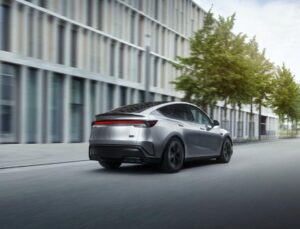 Tesla’nın FSD V14 Güncellemesiyle Otonom Sürüşte Çığır Açması Bekleniyor