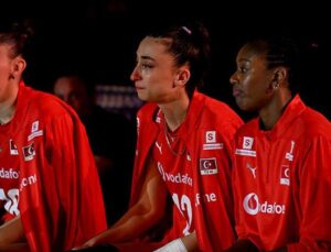 Türk Voleybol Tarihinde Bir İlk: Dünya İkinciliği ve Hikayesi