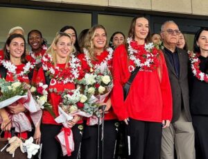 Türk Voleybol Tarihine Geçen Zaferin Sevinci ve Anlamlı Yorumlar