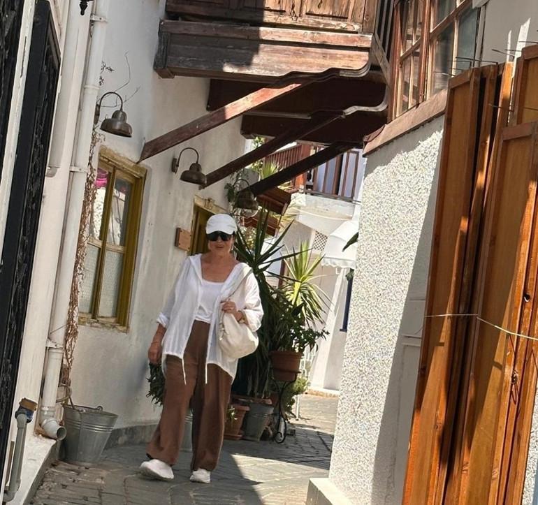 Türkan Şoray’ın Kaş Gezisi ve Hayranlarıyla Buluşması