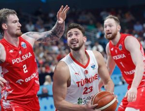 Türkiye Basketbol Milli Takımı EuroBasket Yarı Finalinde Tarih Yazdı