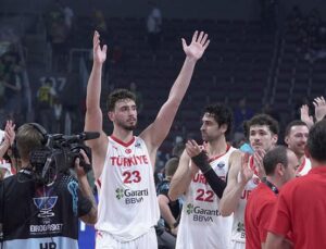 Türkiye Erkek Basketbol Takımı Hazırlıklarını Sürdürürken Gençlik ve Heyecan Dolu Görüntüler Sergiledi