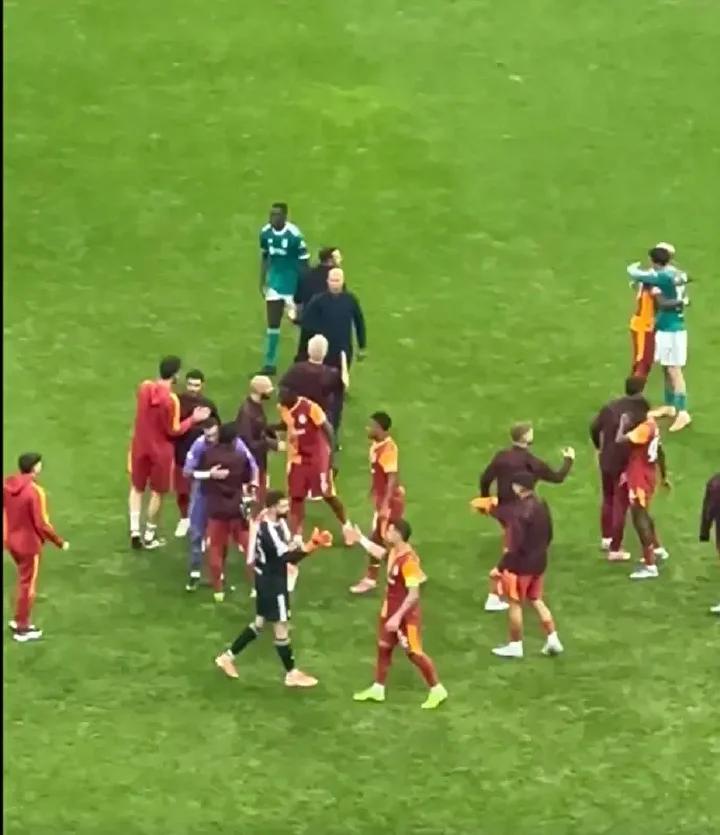 UEFA Şampiyonlar Ligi'nde Göz Kamaştıran Galatasaray Galibiyeti ve Son Dakikalar