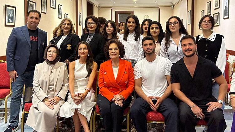 Ünlü Oyuncu, Bakü'de Hayranlarıyla Buluştu ve Gelecek Projelerini Anlattı