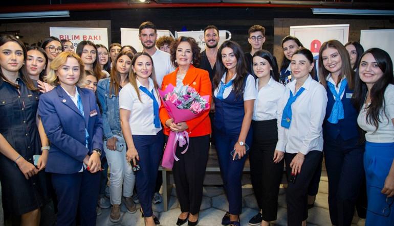 Ünlü Oyuncu, Bakü'de Hayranlarıyla Buluştu ve Gelecek Projelerini Anlattı