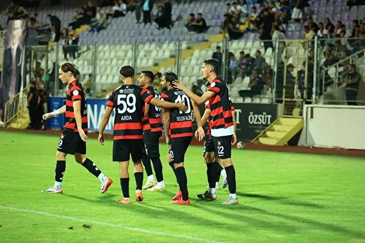 Uşakspor'un Unutulmaz Başarısı ve Tarihindeki İlk Sıfır Kalan Lig Takımı Ünvanı