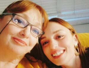 Üzücü Haber: Nilperi Şahinkaya’nın Annesini Kaybettiği An