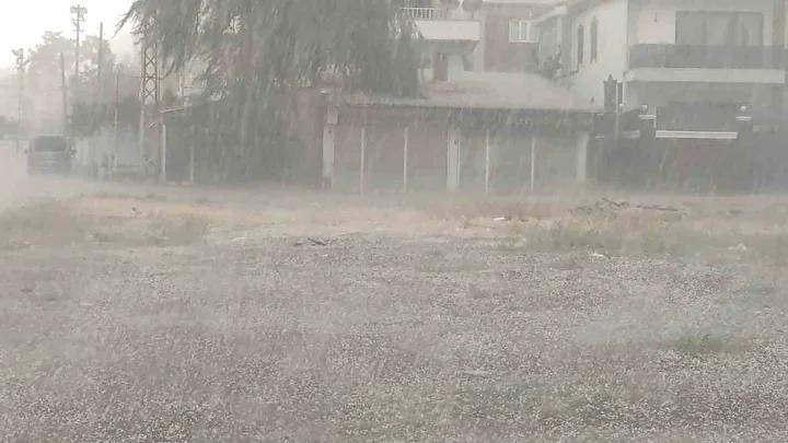 Van'da Aniden Yağış ve Fırtına Etkili Oldu, Şehir Sular Altında Kaldı