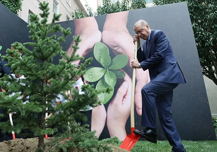Cumhurbaşkanı Erdoğan’ın Okul Ziyareti ve Öğrencilere Destek