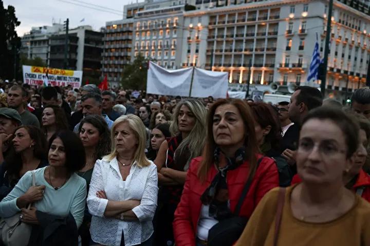 Yunanistan'daki Tren Kazası Sonrası Oğlunu Kaybeden Annenin Talebi ve Protesto Hareketi