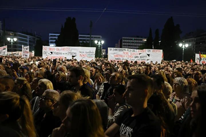 Yunanistan'daki Tren Kazası Sonrası Oğlunu Kaybeden Annenin Talebi ve Protesto Hareketi