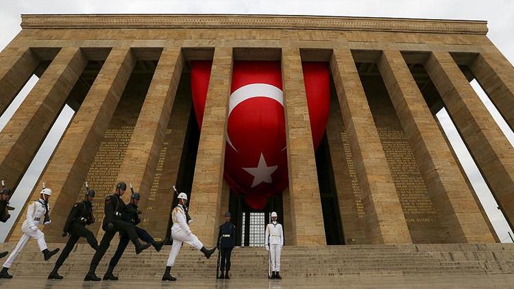 10 Kasım Anma Günü: Resmi Tatil Olmayan, Ama Anlamı Büyük 2 2025 Yılında 10 Kasım ve Okul Tatili Durumu