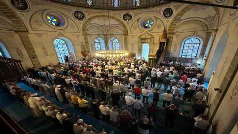 Cuma Namazı Ne Kadar Sürer ve Farz Mıdır?