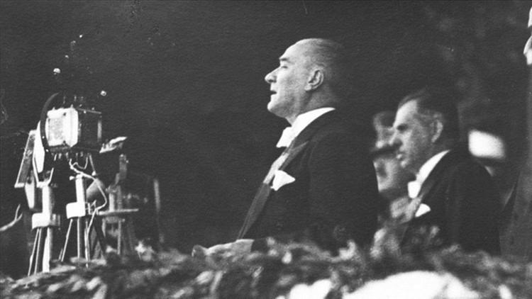 29 Ekim Cumhuriyet Bayramı’nın Derin Anlamı ve Kutlama Gelenekleri 2 29 Ekim Cumhuriyet Bayramı’nın Derin Anlamı ve Kutlama Gelenekleri