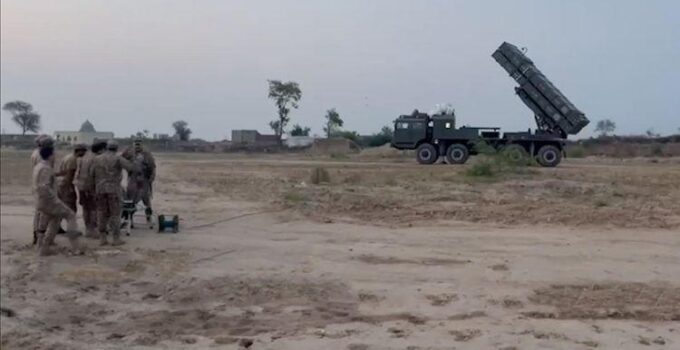 Afganistan ve Pakistan Sınırında Yeniden Çatışma İddiaları