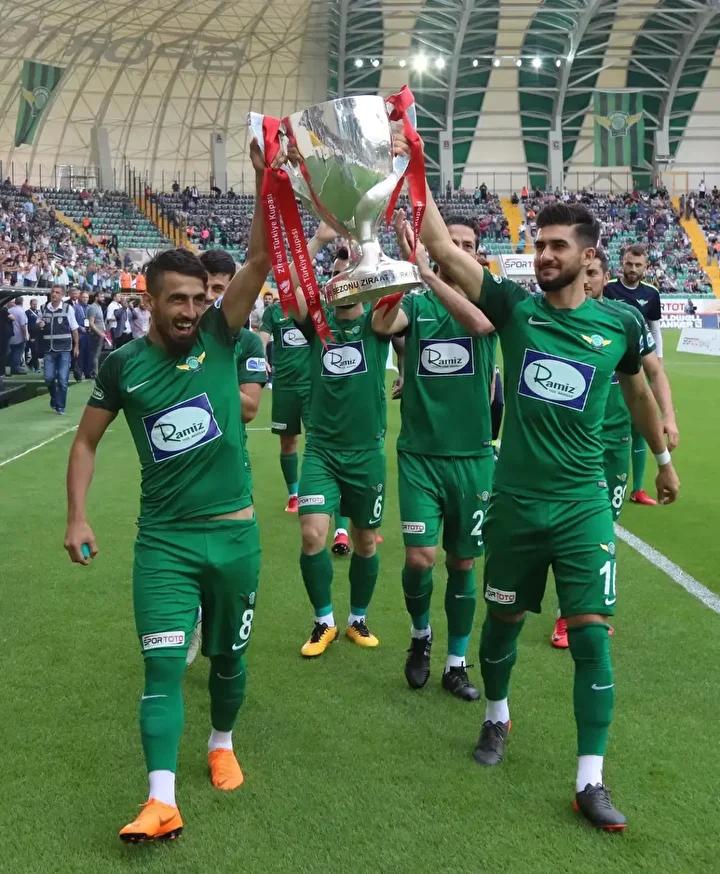 Akhisarspor'un Tarihçesi ve Güncel Durumu - Ülke Futbolundaki Yansımaları 3 Stadyum ve Uluslararası Temsil