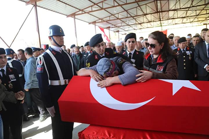 Akyazı'daki Trafik Kazasında İki Jandarma Astsubayımız Şehit Oldu