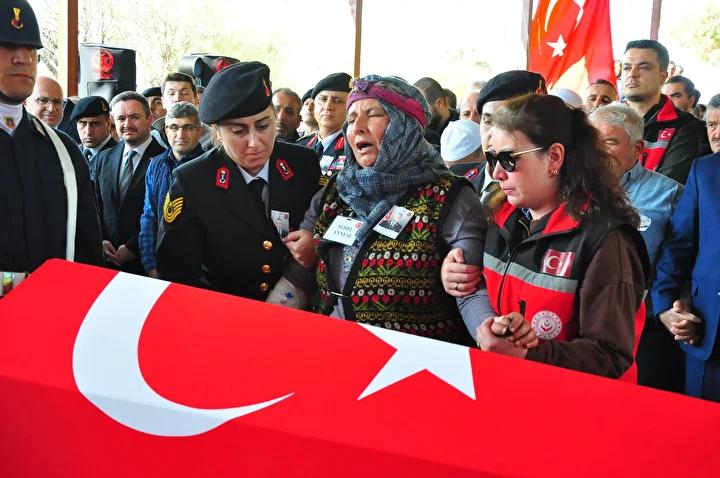 Akyazı'daki Trafik Kazasında İki Jandarma Astsubayımız Şehit Oldu