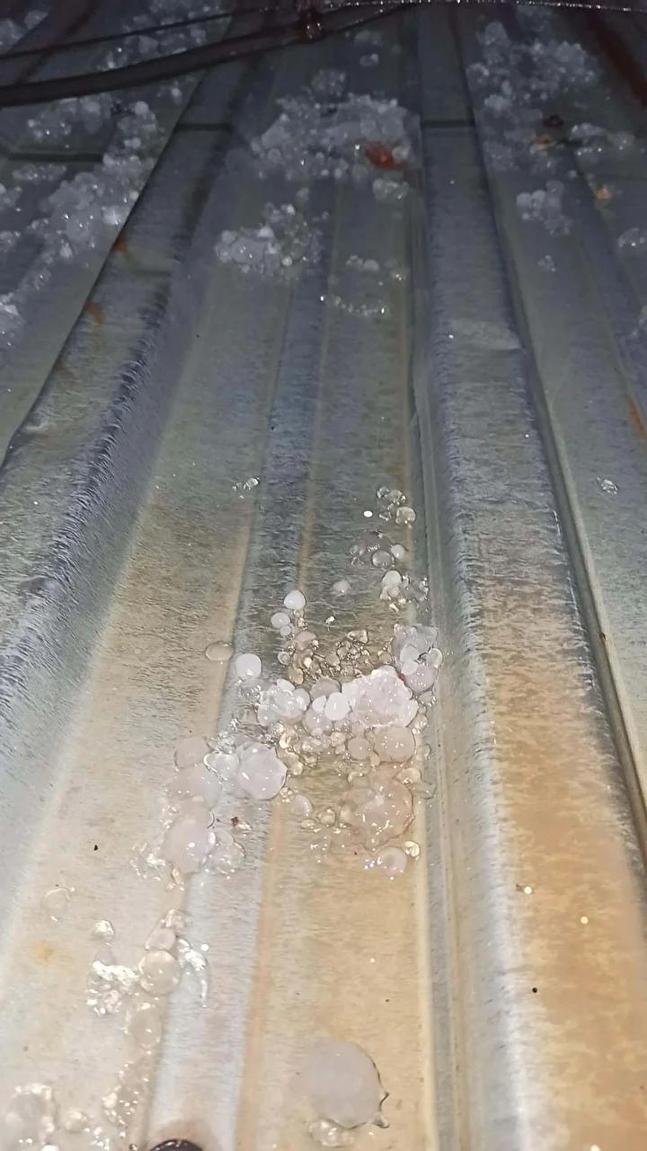 Alaşehir’de Aniden Yağan Dolu ve Sağanak Yağışları Şoke Etti