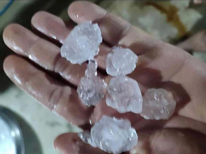 Alaşehir’de Aniden Yağan Dolu ve Sağanak Yağışları Şoke Etti