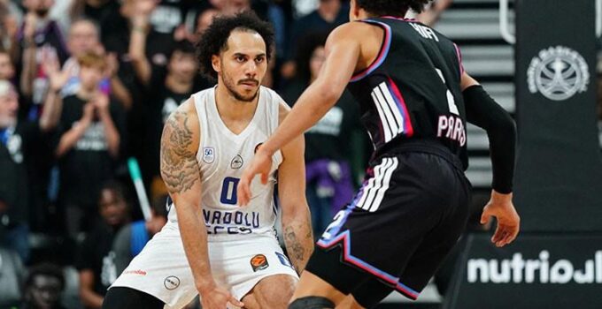Anadolu Efes Zaferiyle Döndü: Fransa’da 90-80’lık Galibiyet