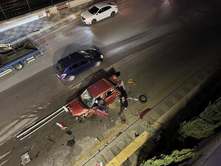 Ankara’da Trafik Kazası: Kontrolden Çıkan Otomobil Mamak Köprüsü’nden Alt Yola Düştü