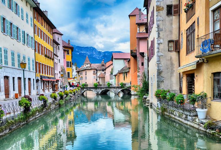 Annecy: Alpler’in İncisi ve Masal Şehri 2 Romantik Noktalar ve Kültürel Etkinlikler