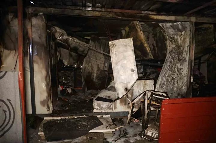 Antakya'da Depremzede Konteynerinde Korkutan Yangın Paniği