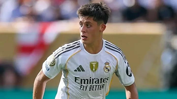 Arda Güler'e Ekim Ayında En İyi Oyuncu Ödülü: Real Madrid Sevgisi Büyüyor 2 Arda Güler'e Ekim Ayında En İyi Oyuncu Ödülü: Real Madrid Sevgisi Büyüyor