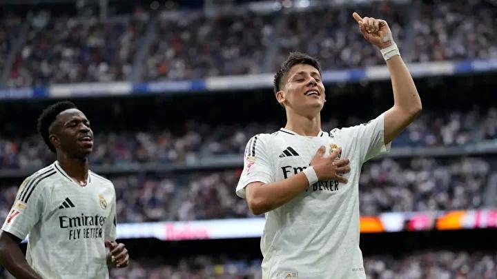 Arda Güler'e Ekim Ayında En İyi Oyuncu Ödülü: Real Madrid Sevgisi Büyüyor 3 Arda Güler'e Ekim Ayında En İyi Oyuncu Ödülü: Real Madrid Sevgisi Büyüyor