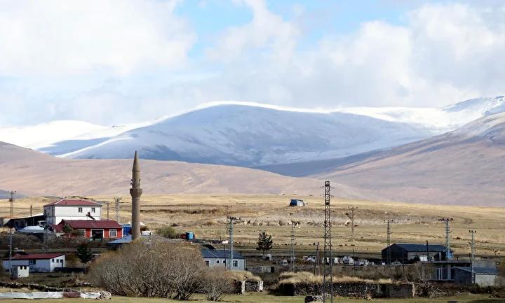 Ardahan'da Yüksek Kesimlerde Kar Dün Gözlendi