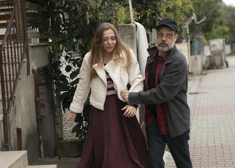 Arka Sokaklar'da YüksekGerilim ve Heyecan Dolu Gelişmeler 2 Arka Sokaklar'da YüksekGerilim ve Heyecan Dolu Gelişmeler