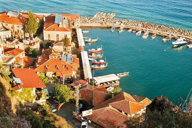 Assos’un Tarih ve Kültür Zirvesi: Kazı Başkanı Prof. Dr. Nurettin Aslan ile Söyleşi