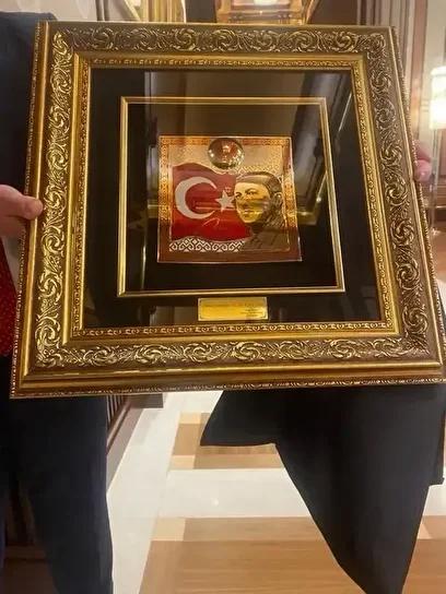 Bahçeli'nin Erdoğan’a Anlamlı Cumhuriyet Bayramı Hediyesi