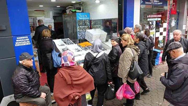 Balık Sezonunda Hamsi Boluğu Vatandaşın Yüzünü Güldürüyor