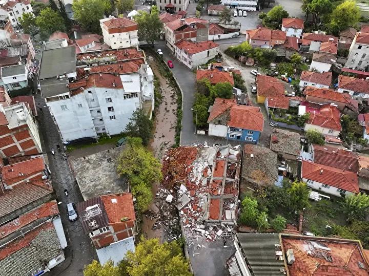 Balıkesir Sındırgı Depremi Jeolojik Analizi ve Uzman Görüşü 1 Jeolojik ve Volkanik Mekanizmalar