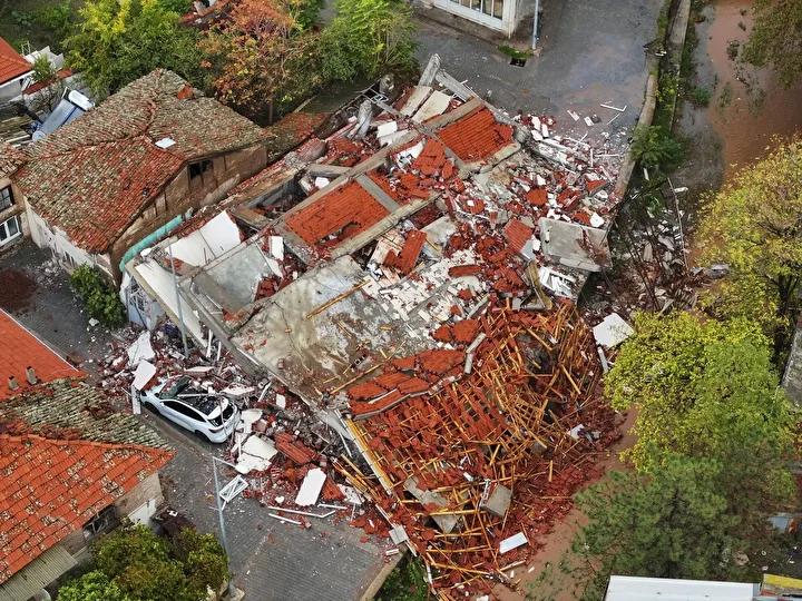 Balıkesir Sındırgı’da Şiddetli Deprem Sonrası Hasar Tespiti ve Görüntüler 1 Güvenlik ve Hasar Durumu