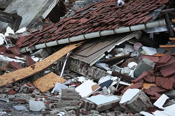 Balıkesir Sındırgı’da Şiddetli Deprem Sonrası Hasar Tespiti ve Görüntüler 18 Balıkesir Sındırgı’da Şiddetli Deprem Sonrası Hasar Tespiti ve Görüntüler