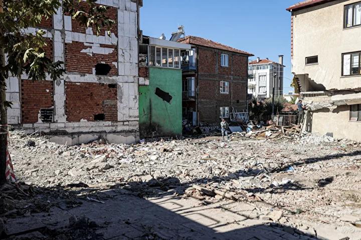 Enkaz Kaldırma ve Yeniden Yapılanma Çalışmaları