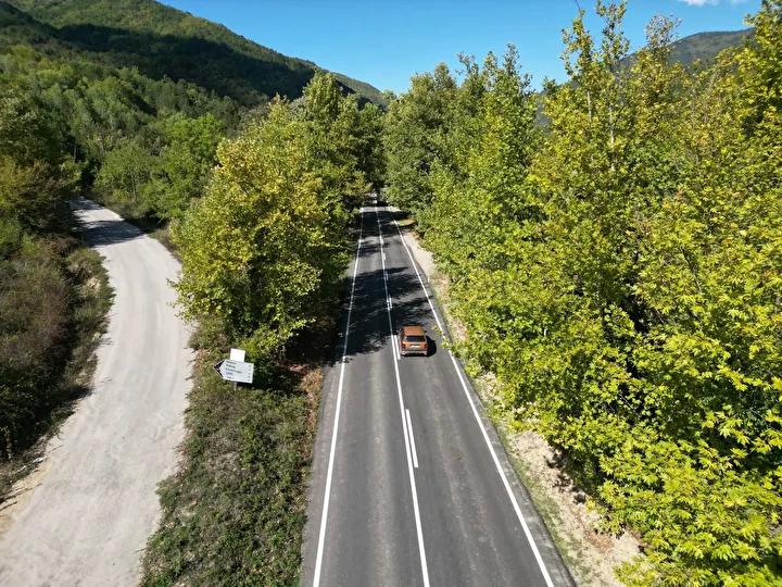 Bartın ve Karabük Yolu Üzerindeki Büyüleyici Ağaç Tünel Manzarası