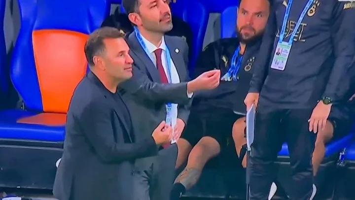 Başakşehir-Galatasaray Mücadelesinde Hakem Gerginliği ve Okan Buruk'un Tepkisi