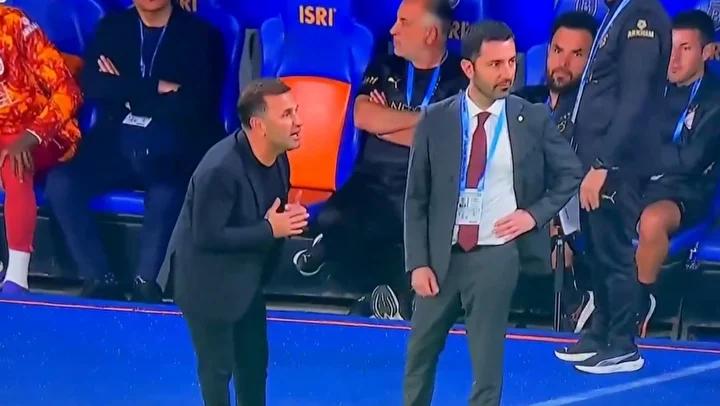 Başakşehir-Galatasaray Mücadelesinde Hakem Gerginliği ve Okan Buruk'un Tepkisi