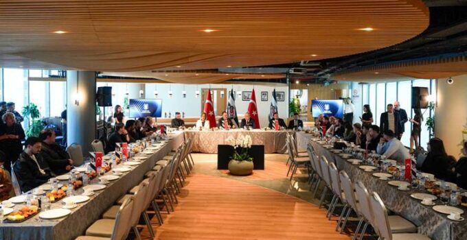 Beşiktaş Yönetimi Basın Mensuplarıyla Bir Araya Gelerek Güncel Planlarını Paylaştı