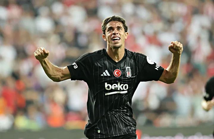 Beşiktaş'ta Gabriel Paulista'nın Takımdan Ayrılık Planları ve Durumu