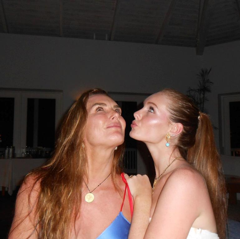 Brooke Shields ve Ailesinin Eğitim ve Kariyer Hikayeleri 5 Brooke Shields ve Ailesinin Eğitim ve Kariyer Hikayeleri