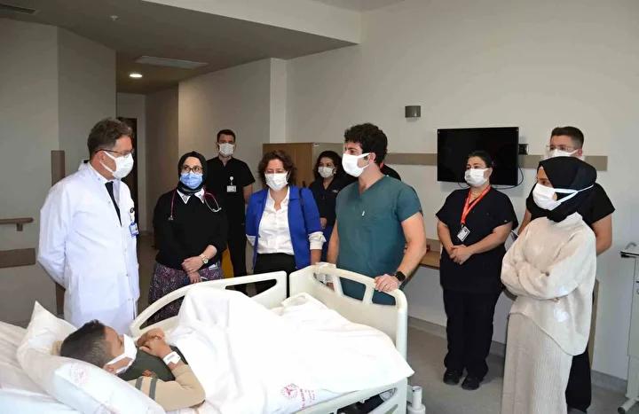 Bursa Şehir Hastanesi'nde Canlı Donörlü Pediatrik Organ Nakli Başarıyla Gerçekleşti