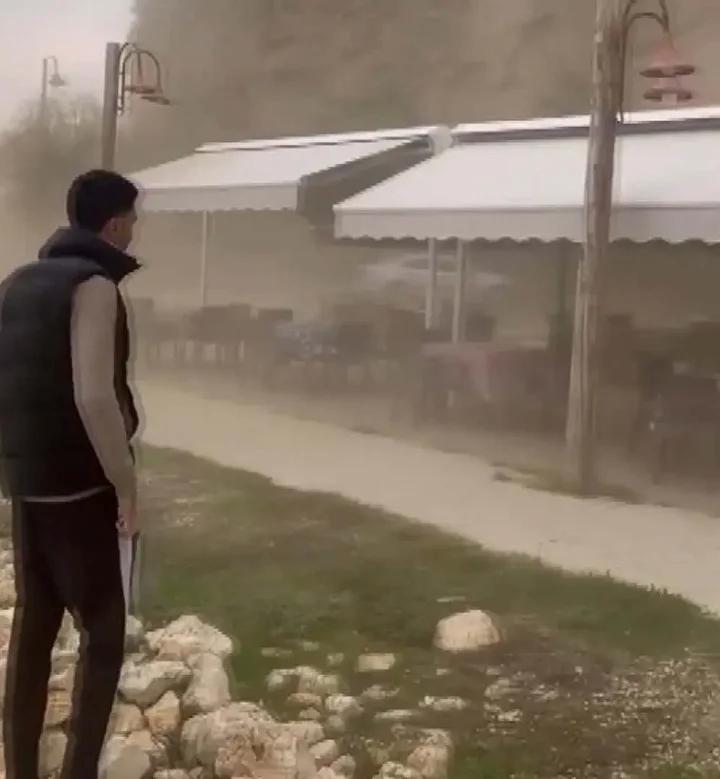 Çay Bahçesi Yakınlarında Gerçekleşen Kayalık Heyelanıyla İlgili Detaylar