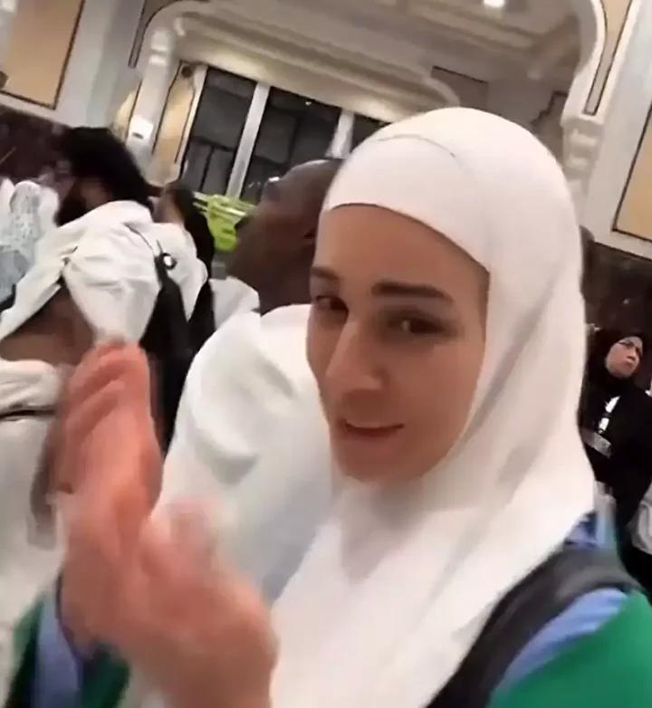 Damla Can’dan Kutsal Ziyaret ve Sosyal Medyada Beğeni Yağmuru