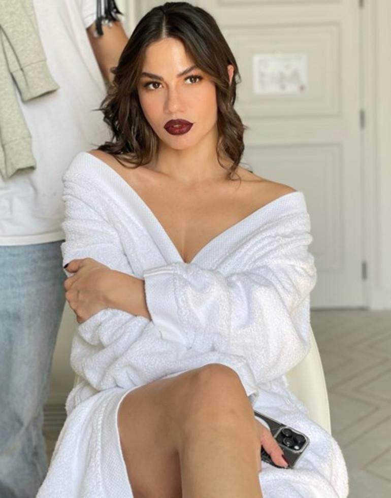 Demet Özdemir'in Cannes Buluşması ve Moda Şıklığıyla Büyülediği Anlar